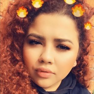 Meet your Posher, Cynthia